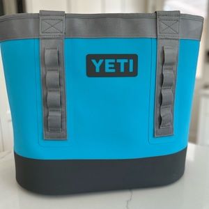 Yeti Camino Carryall - 35